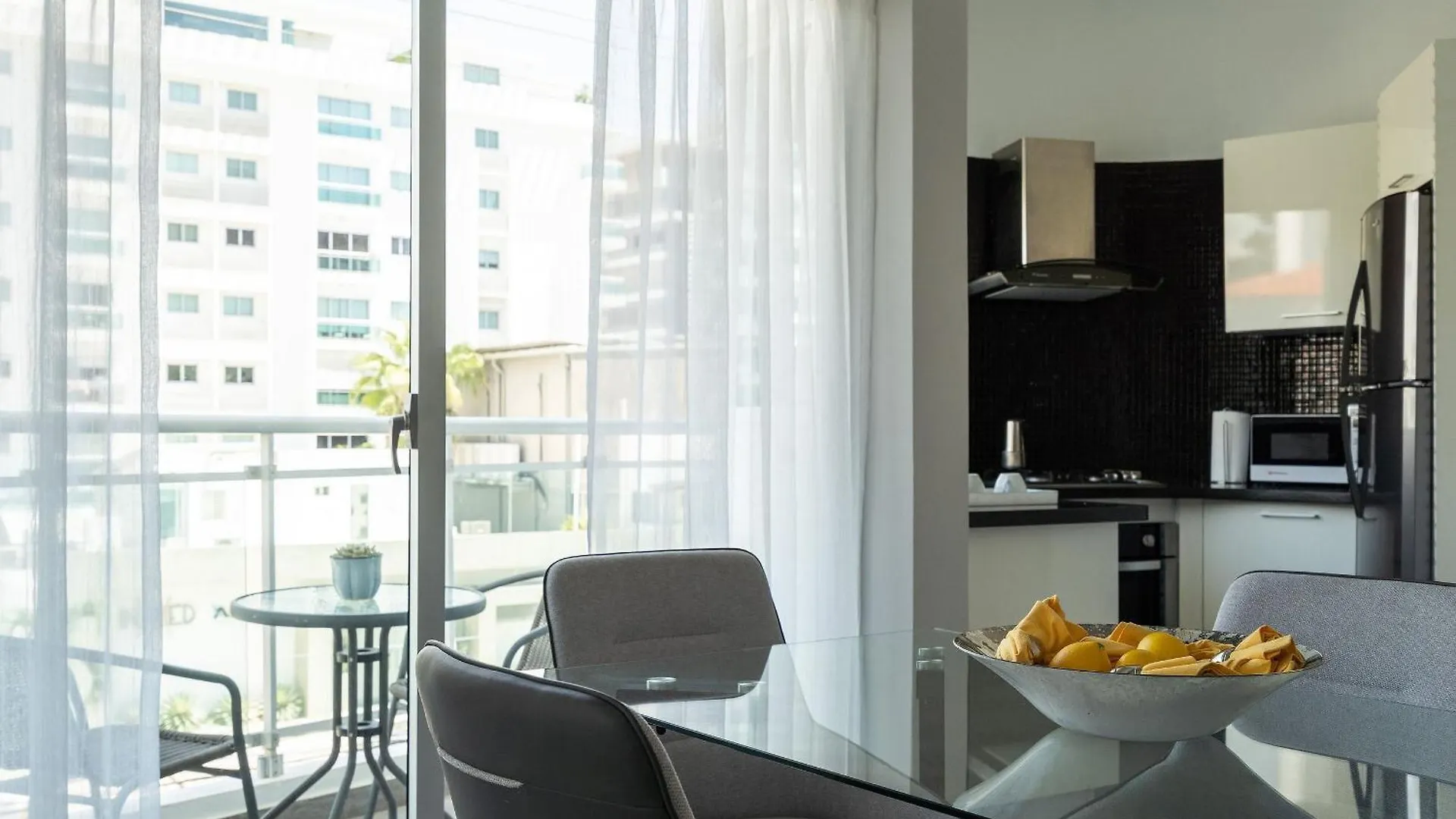 Armonia 30 Suites By Yellowkey Los Prados