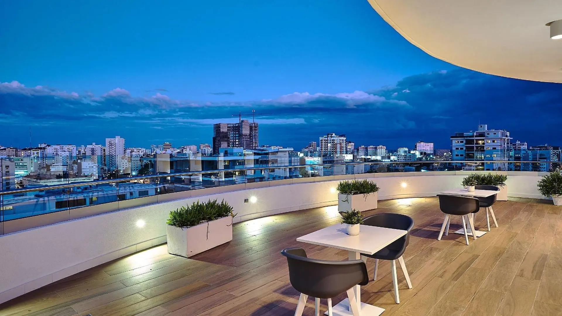 Armonia 30 Suites By Yellowkey Los Prados